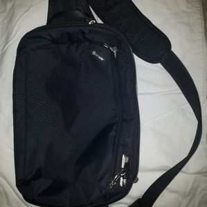 Pacsafe Vibe 325 Cross Body Bag Black